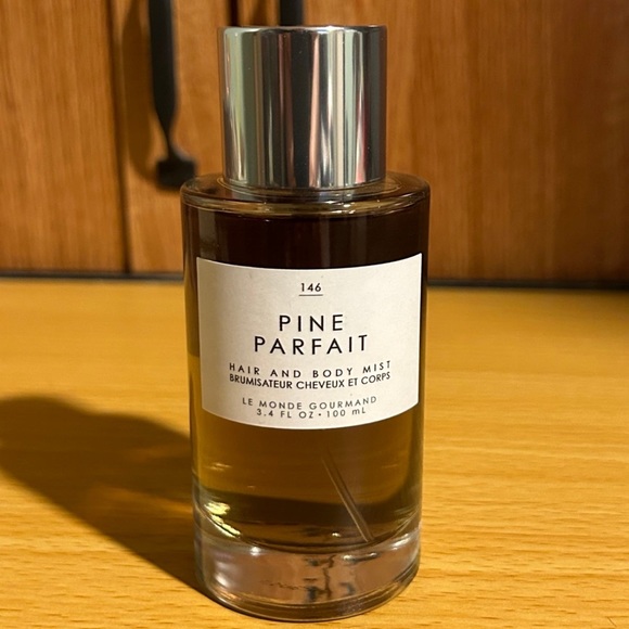 NEW UO Le Monde Gourmand Pine Parfait Hair & Body Mist - Picture 2 of 4